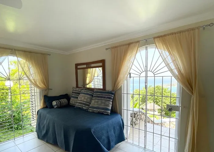 Hummingbird Retreat - Luxury Oceanview Apt, 7-minute Walk To Apartamento