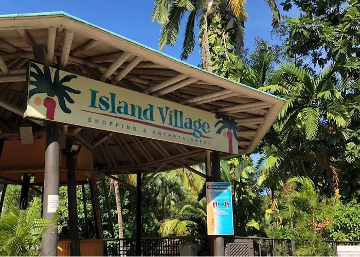 Hummingbird Retreat - Luxury Oceanview Apt, 7-minute Walk To