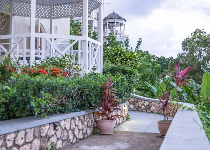 Apartamento Hummingbird Retreat - Luxury Oceanview Apt, 7-minute Walk To